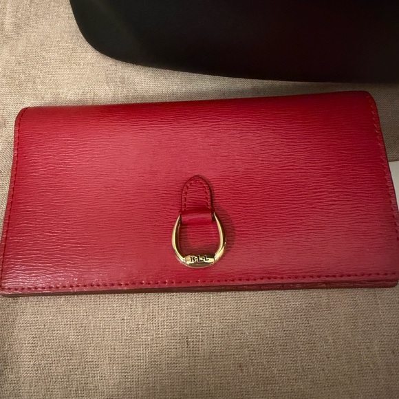 Lauren Ralph Lauren beautifulBlack Tote w/Red Interior w/ Red leather RL wallet! - Picture 4 of 7